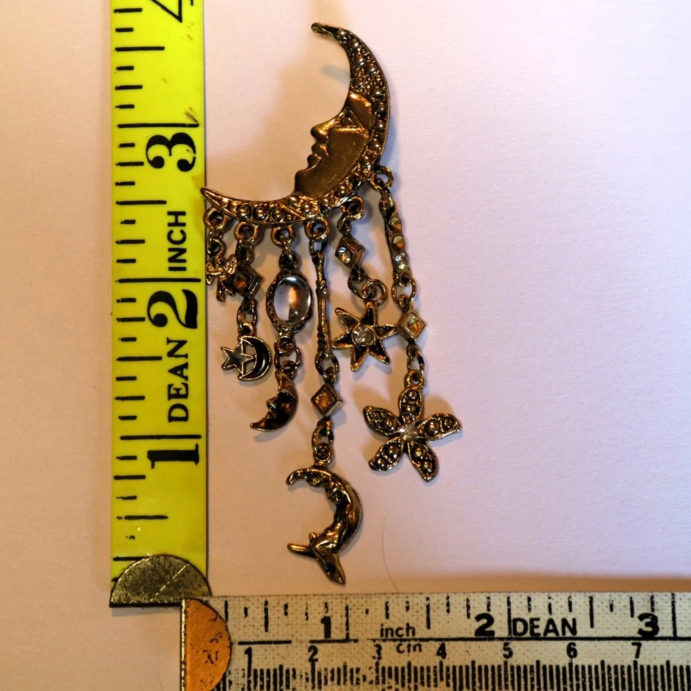 Vintage Style Gold Tone Celestial Man in the Moon Brooch Star Flower Charms Pin